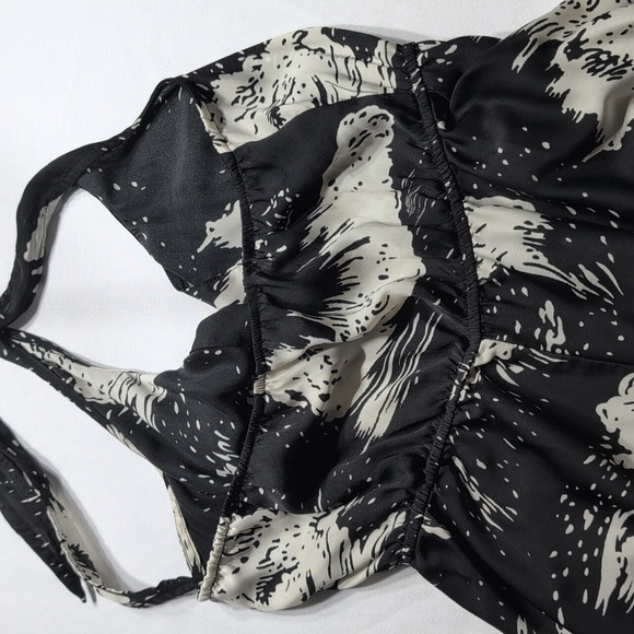 Forever 21 Elegant Black and Cream Women's Midi Dress Size Small - Picture 9 of 11